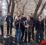 К весенним субботникам в Минусинске присоединились школьники - Власть Труда