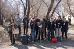 К весенним субботникам в Минусинске присоединились школьники